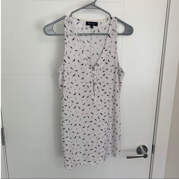 𝅺🌸3 for $30🌸 Lily Morgan Tank Top White Pattern - Picture 2 of 3